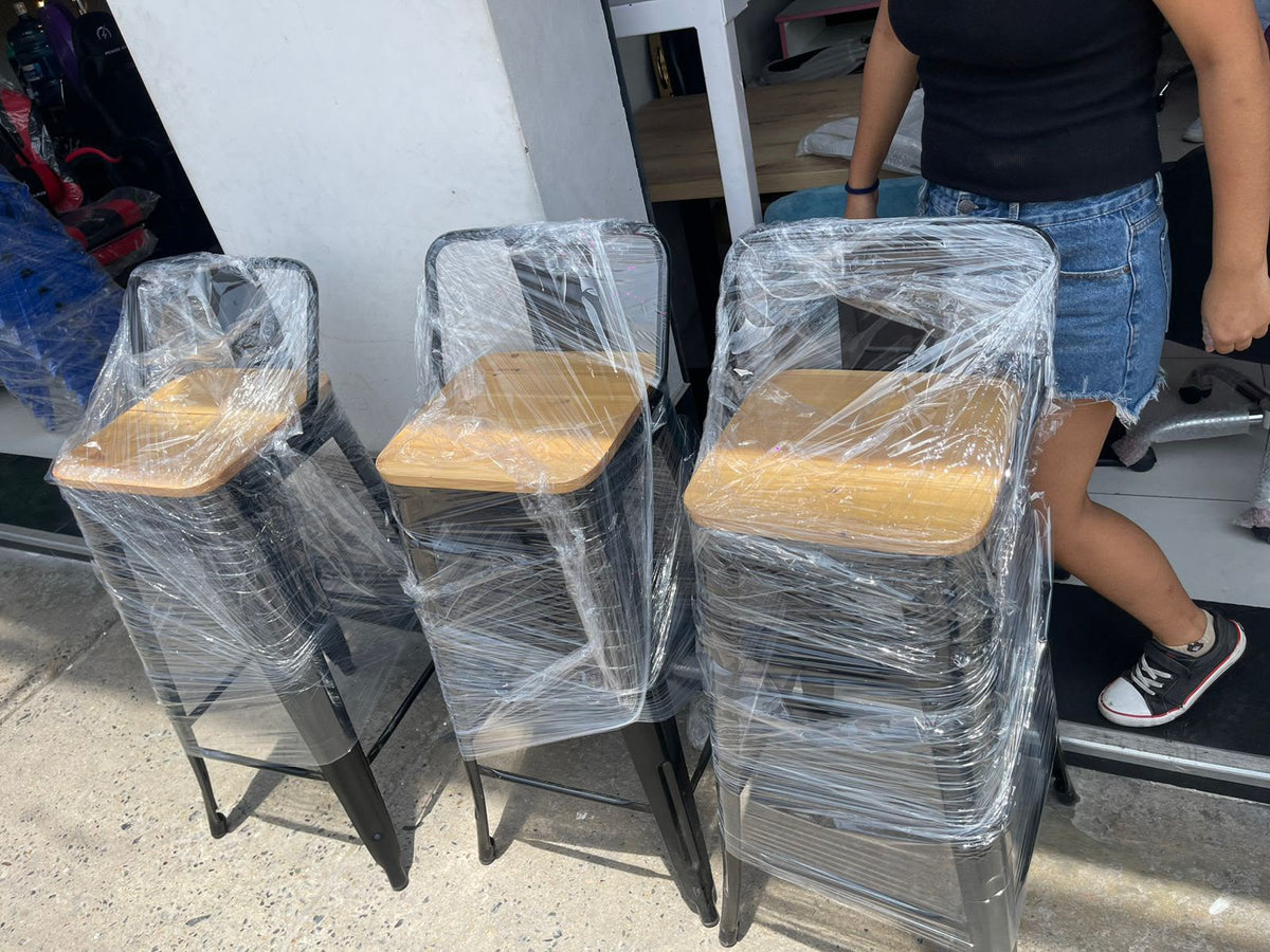 SILLAS MODELO TOLIX CON ASIENTO DE MADERA AL POR MAYOR Y MENOR