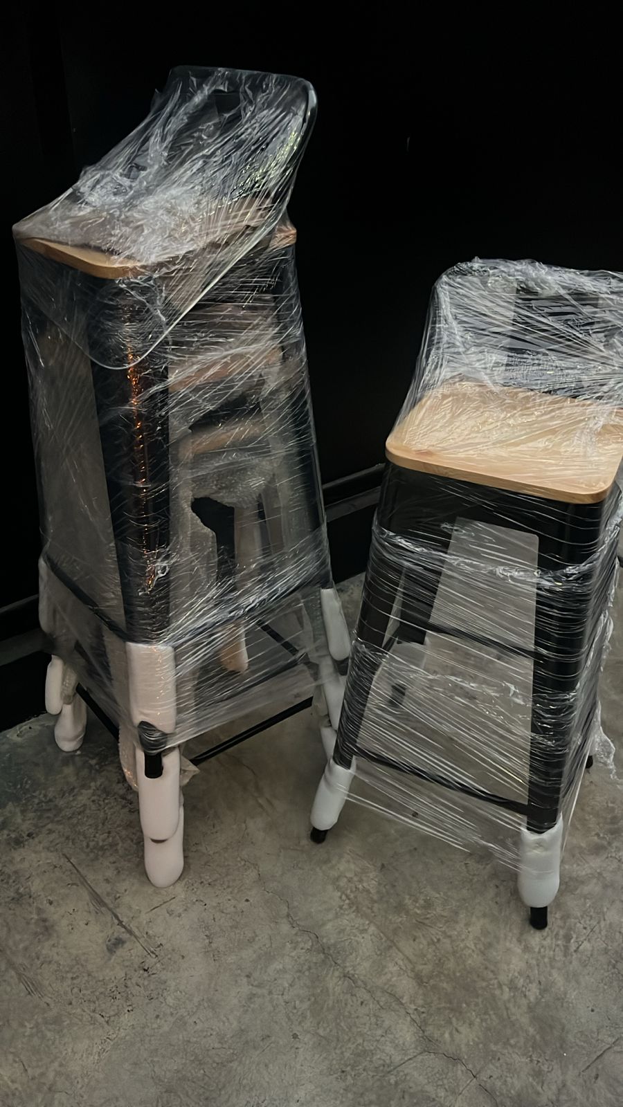 SILLAS MODELO TOLIX CON ASIENTO DE MADERA AL POR MAYOR Y MENOR